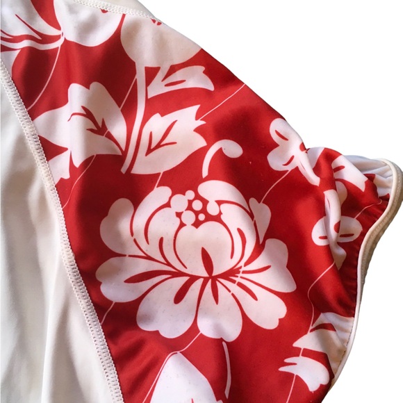 Xcel Rash guard with red and white floral print - Picture 3 of 8